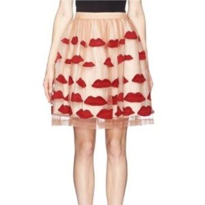 Iconic Alice and Olivia lip skirt tulle embroidered kisses